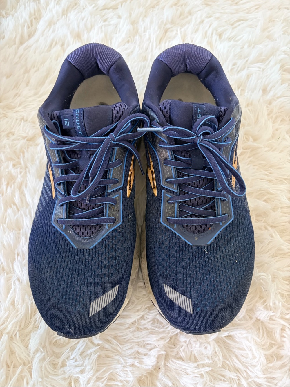 Brooks Men’s Dark Blue Athletic Running Shoes with Subtle Accent